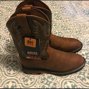 Men’s Arita Work Boots. Size 9 Work Hog width D